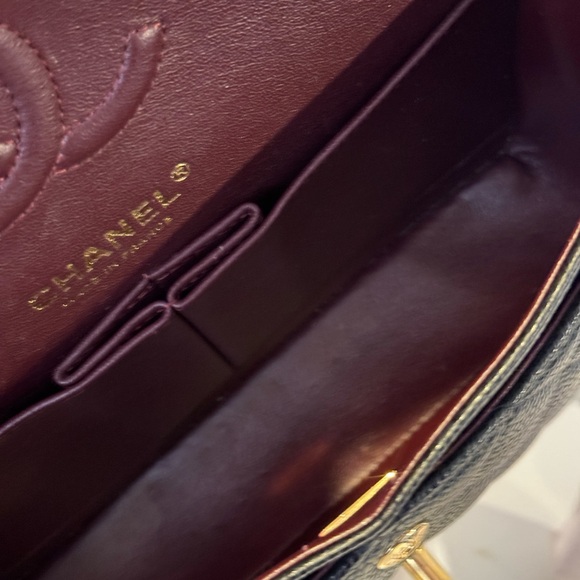 Chanel Classic Flap Bag Caviar Small 2022 series - Picture 14 of 16